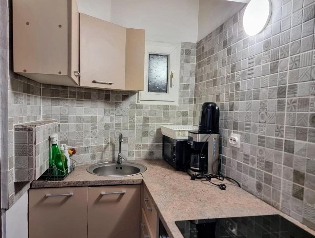 The Flat Of Sillence Piata Romana דירה בוקרשט